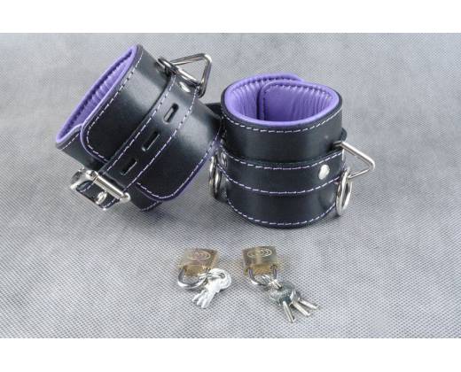 Подвёрнутые кожаные наножники с фиолетовым подкладом