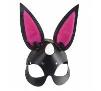 Черная маска "Зайка" с розовыми меховыми вставками