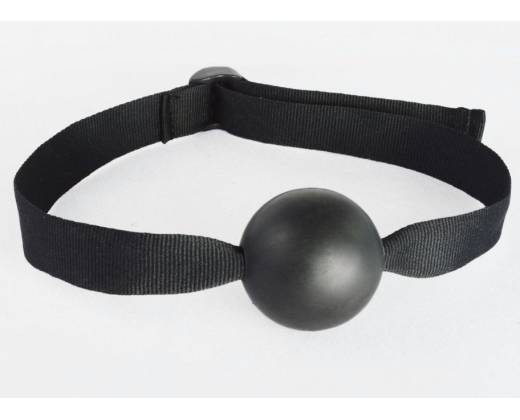 Черный кляп-шар на ремешках с пряжками