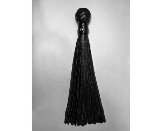 Черная генитальная кожаная плеть - 30 см.