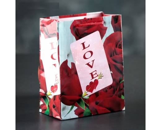 Подарочный пакет "Love" с розами - 15 х 12 см.