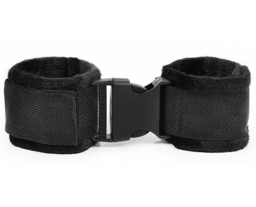 Черные мягкие наручники на липучке