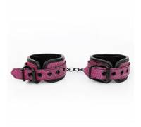Розово-черные наручники на застежках