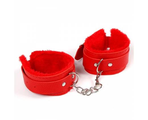 Красные наручники с меховой подкладкой и ремешками
