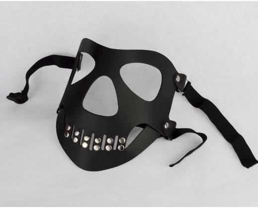 Черная маска "Череп" с пряжками