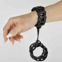 Черные кожаные наручники "Клеопатра"
